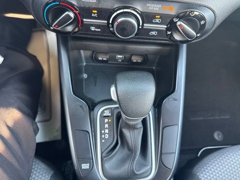 Used 2024 Kia Soul LX w/ Option Group 015 FWD image 13