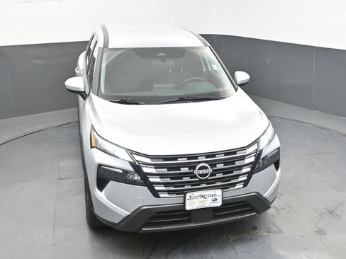 Used 2025 Nissan Rogue SV AWD/4WD image 32