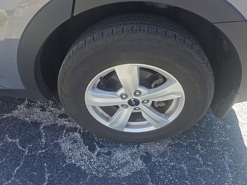 Certified 2023 Kia Sorento LX image 23