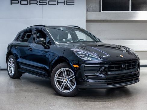 Certified 2025 Porsche Macan image 10