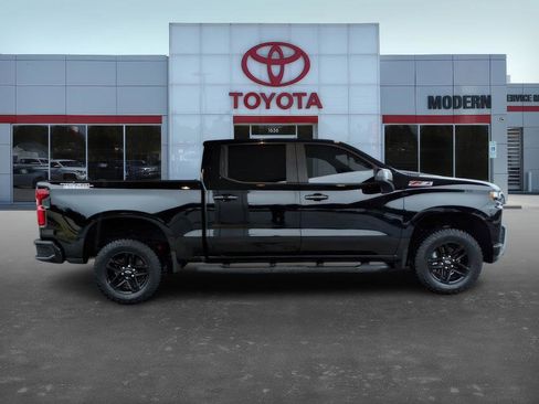 Used 2020 Chevrolet Silverado 1500 LT Trail Boss image 7