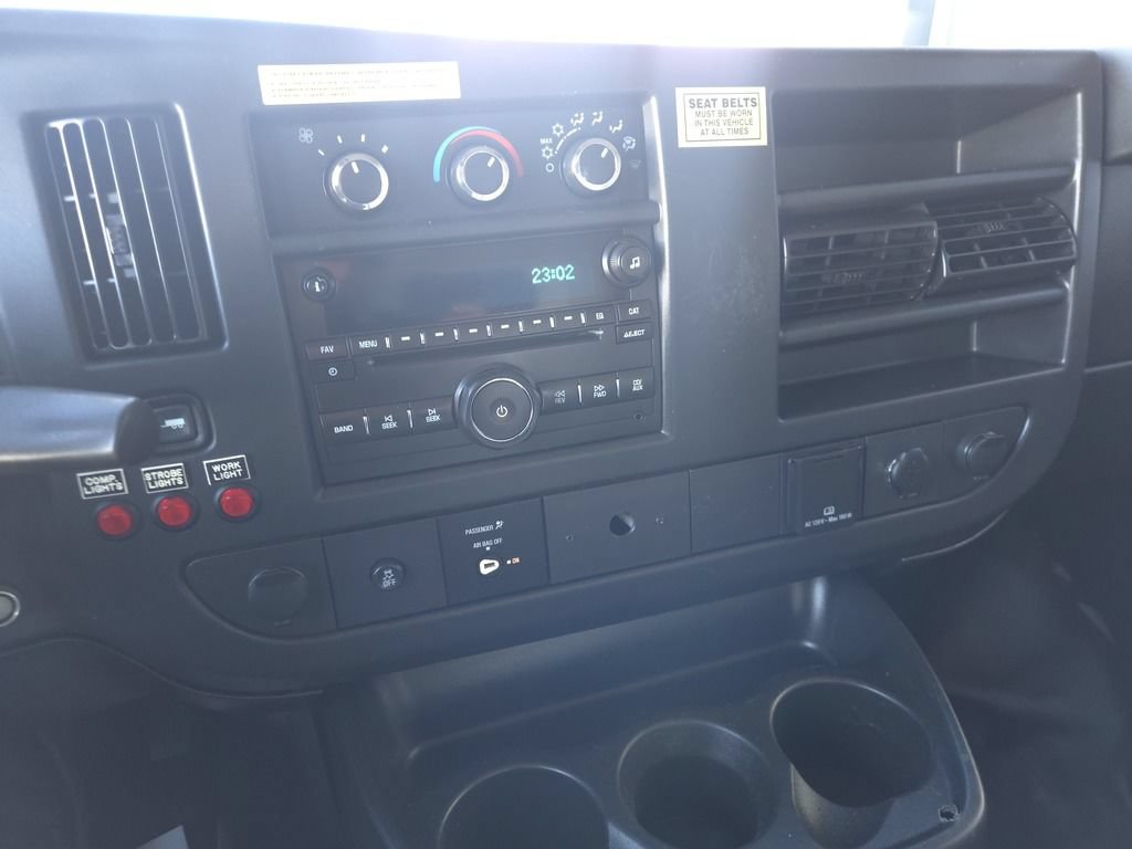 Used 2015 GMC Savana 3500 RWD image 23