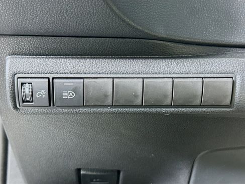 Used 2023 Toyota Corolla LE w/ Carpet Mat Package (TMS) image 17