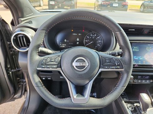Used 2024 Nissan Kicks SR image 19