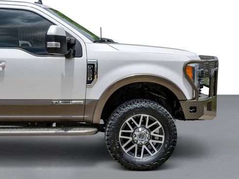 Used 2019 Ford F250 Lariat w/ Lariat Ultimate Package AWD/4WD image 7