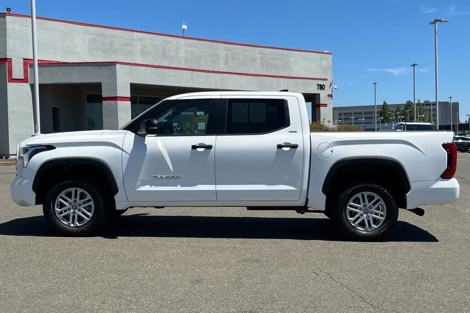 Used 2024 Toyota Tundra SR5 w/ SR5 Convenience Package AWD/4WD image 9