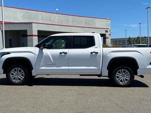 Used 2024 Toyota Tundra SR5 w/ SR5 Convenience Package AWD/4WD image 9