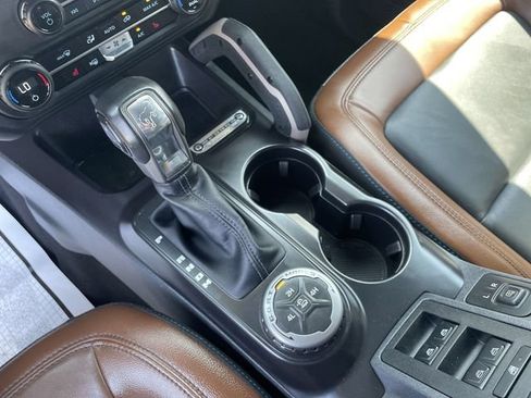 Used 2024 Ford Bronco Outer Banks AWD/4WD image 18