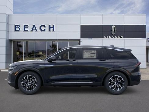 New 2026 Lincoln Nautilus Premier AWD/4WD image 4