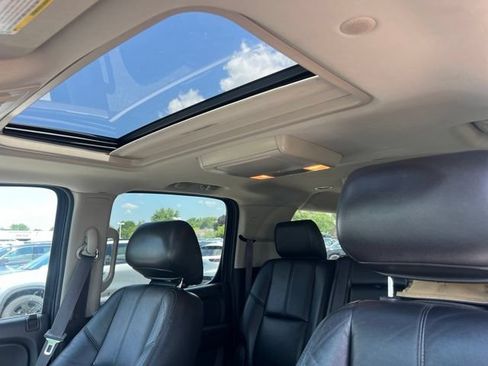 Used 2013 Chevrolet Suburban LT AWD/4WD image 21