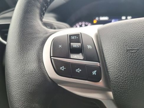 Certified 2022 Ford Explorer XLT w/ Equipment Group 202A image 27