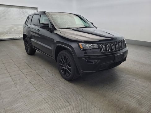 Used 2021 Jeep Grand Cherokee Laredo X image 13