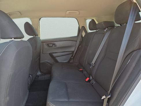 Used 2024 Nissan Rogue S FWD image 10