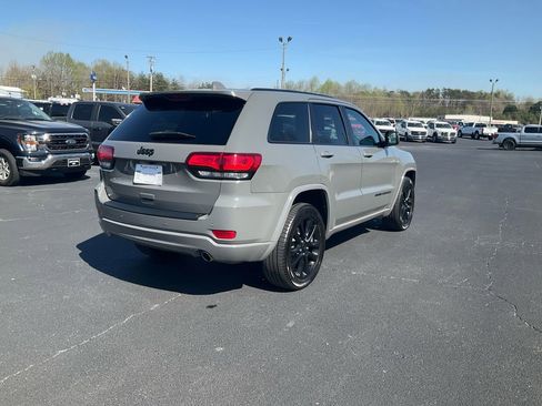 Used 2020 Jeep Grand Cherokee Altitude image 5