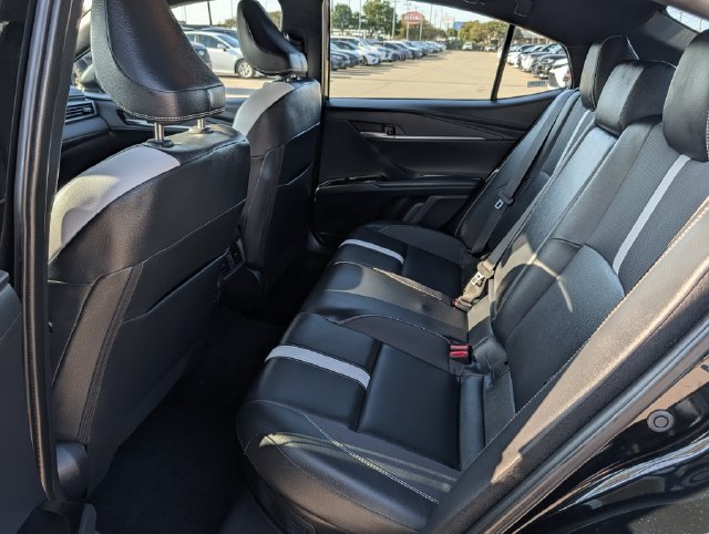 Used 2025 Toyota Camry SE FWD image 27