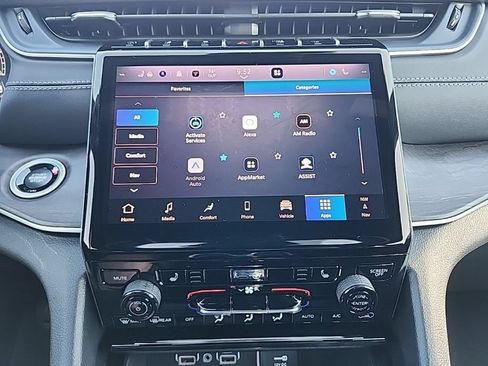 New 2025 Jeep Grand Cherokee L Limited w/ Black Appearance Package RWD image 39