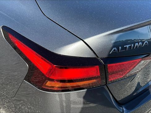 Used 2024 Nissan Altima 2.5 S FWD image 26