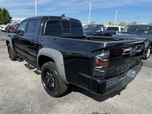 Used 2022 Toyota Tacoma SR image 8