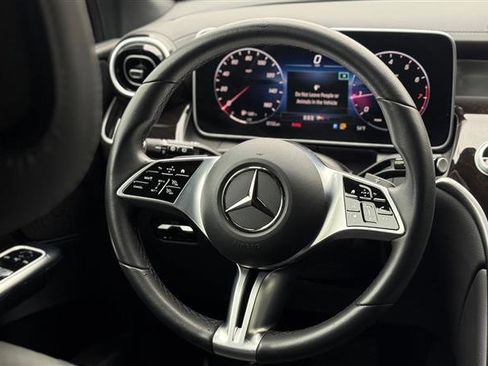Used 2024 Mercedes-Benz GLC 300 4MATIC image 20