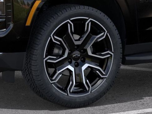 New 2026 Chevrolet Suburban RST w/ RST Capability Package image 9
