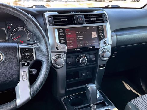 Used 2022 Toyota 4Runner SR5 image 7