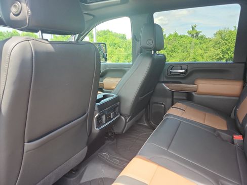 Used 2022 Chevrolet Silverado 2500 High Country w/ Safety Package II AWD/4WD image 16