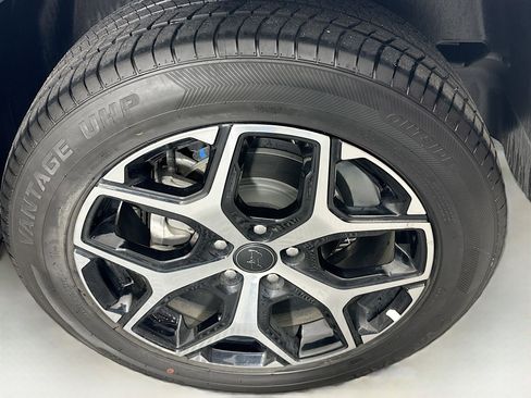 Used 2025 Jeep Compass Limited AWD/4WD image 11