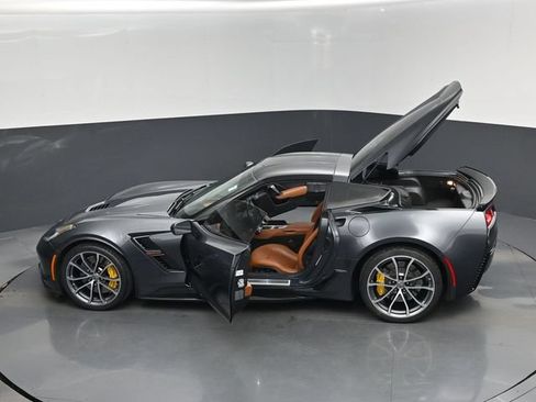 Used 2018 Chevrolet Corvette Grand Sport RWD image 17