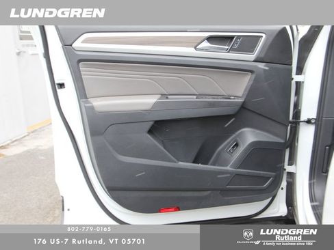 Used 2022 Volkswagen Atlas SEL image 13