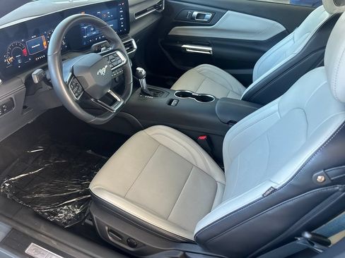 Used 2025 Ford Mustang GT Premium RWD image 11
