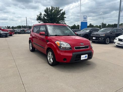 Used 2010 Kia Soul + w/ Audio Pkg FWD image 3