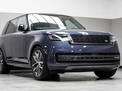 Used 2024 Land Rover Range Rover SE AWD/4WD image 4