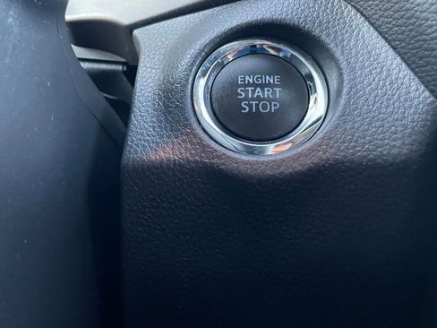 Used 2021 Toyota RAV4 XLE w/ Convenience Package image 25