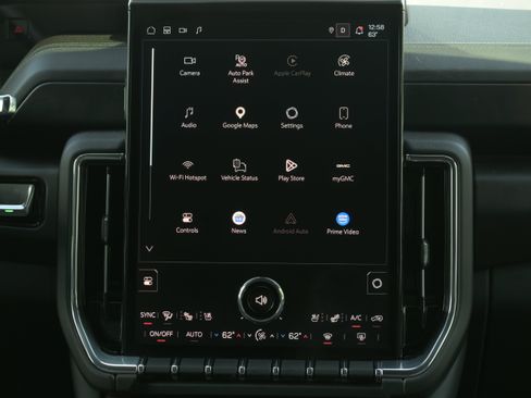 Used 2025 GMC Yukon Denali w/ Sun & Power Step Package RWD image 16