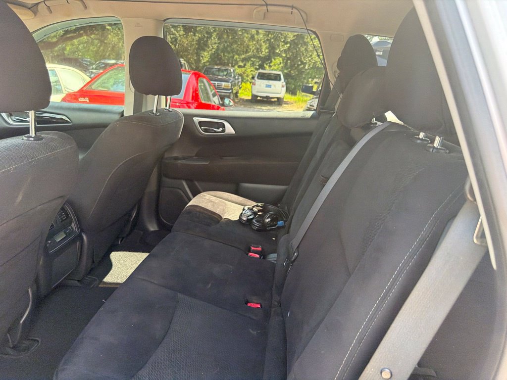 Used 2015 Nissan Pathfinder S FWD image 18