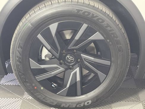 New 2026 Toyota C-HR AWD/4WD image 9