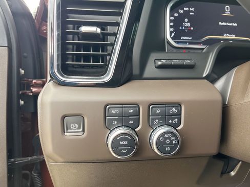 Used 2024 GMC Sierra 2500 Denali w/ Denali Reserve Package image 13