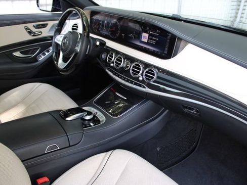 Used 2020 Mercedes-Benz S 560 Sedan w/ AMG Line Exterior image 13