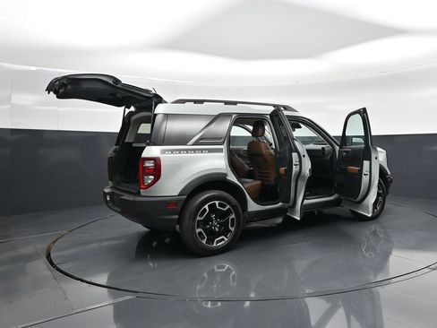Used 2023 Ford Bronco Sport Outer Banks w/ Tech Package AWD/4WD image 5