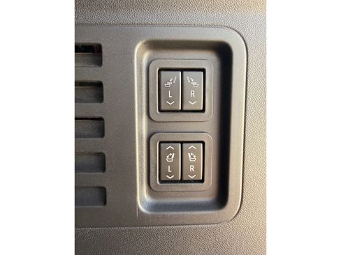 Used 2026 Chevrolet Traverse RS image 8