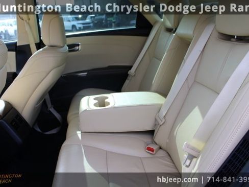 Used 2016 Toyota Avalon XLE Premium image 35