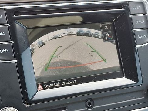 Used 2016 Volkswagen Tiguan S image 19