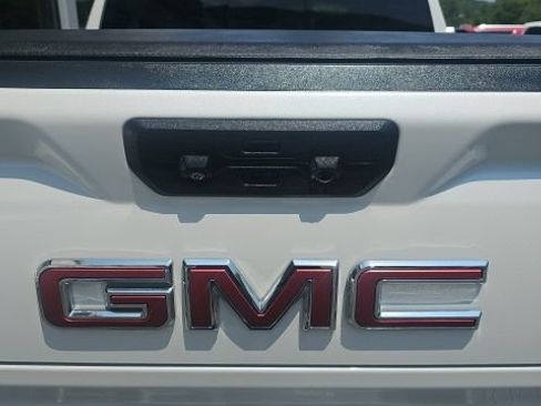 Used 2023 GMC Sierra 1500 Denali w/ Technology Package AWD/4WD image 9