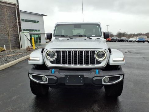 Used 2024 Jeep Wrangler Unlimited Sahara w/ Technology Group AWD/4WD image 8