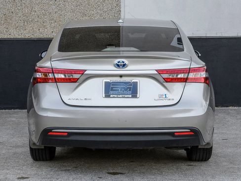 Used 2015 Toyota Avalon Limited image 9