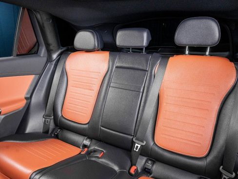 New 2026 Mercedes-Benz GLC 300 image 27