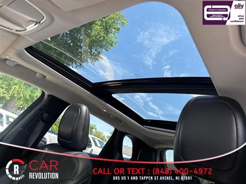 Used 2019 Jeep Cherokee Limited AWD/4WD image 12