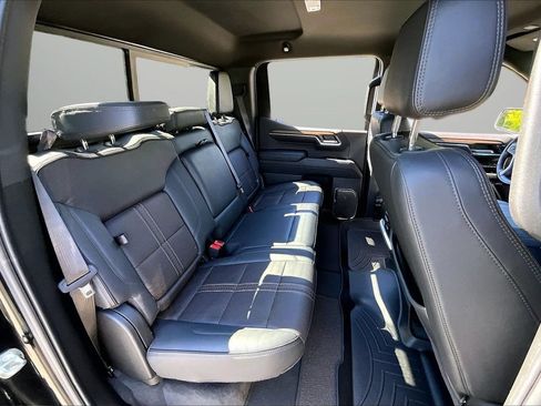 Used 2024 Chevrolet Silverado 1500 High Country w/ Midnight Edition AWD/4WD image 23