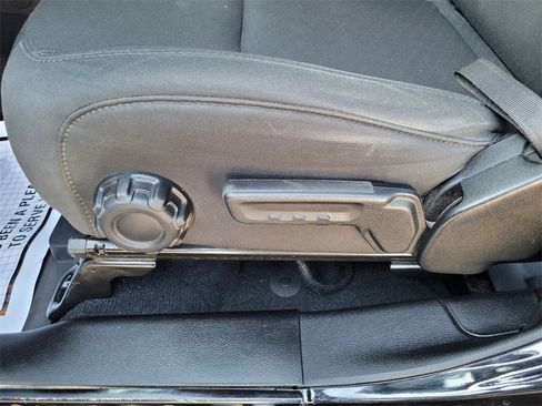 Used 2023 Jeep Gladiator Willys image 12