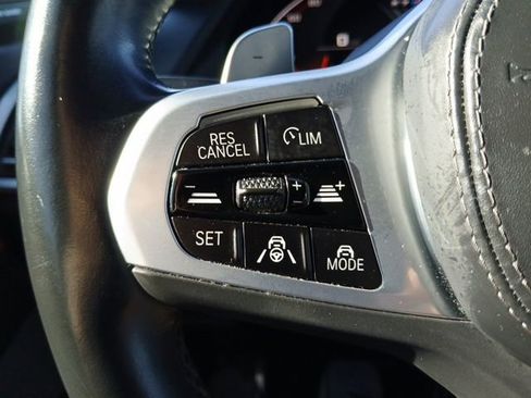 Used 2022 BMW X7 M50i image 27